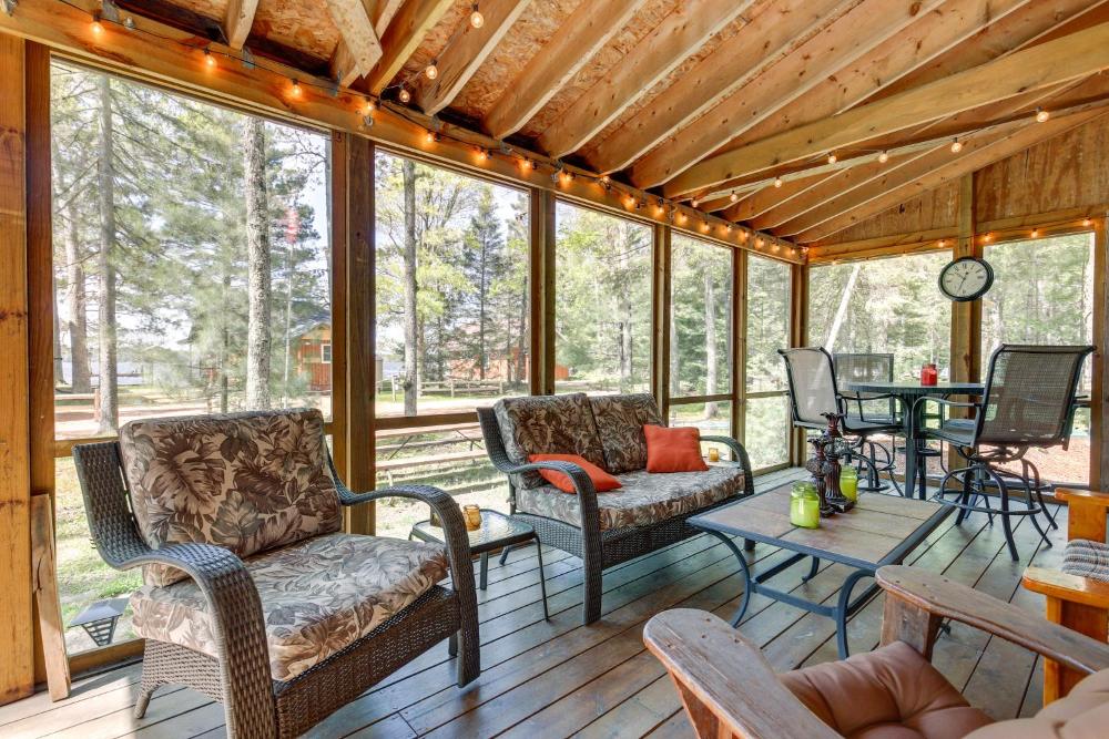 Cozy Wisconsin Getaway with Dock and Lake Access!